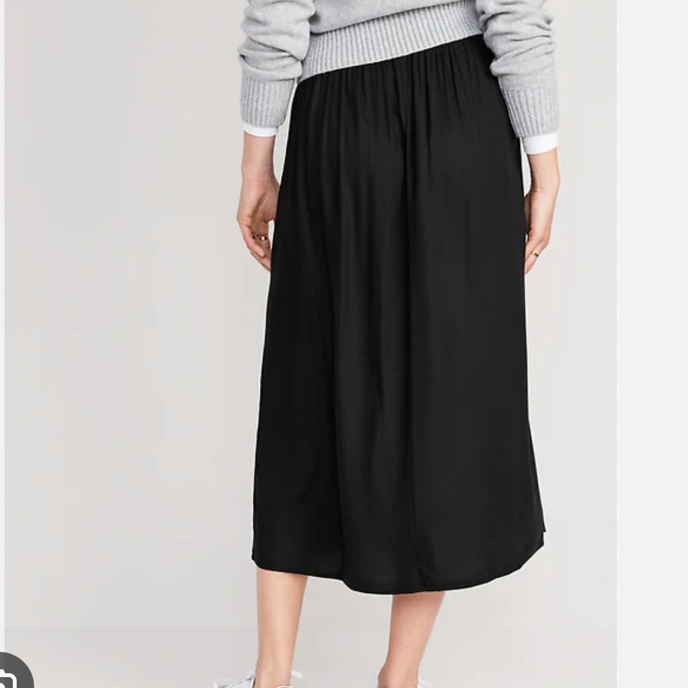Gap black crepe midi/maxi skirt